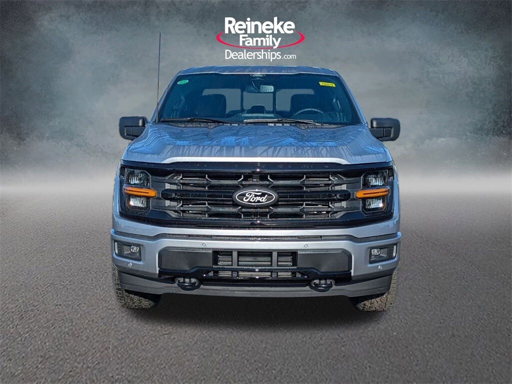2025 Ford F-150 XLT photo 2