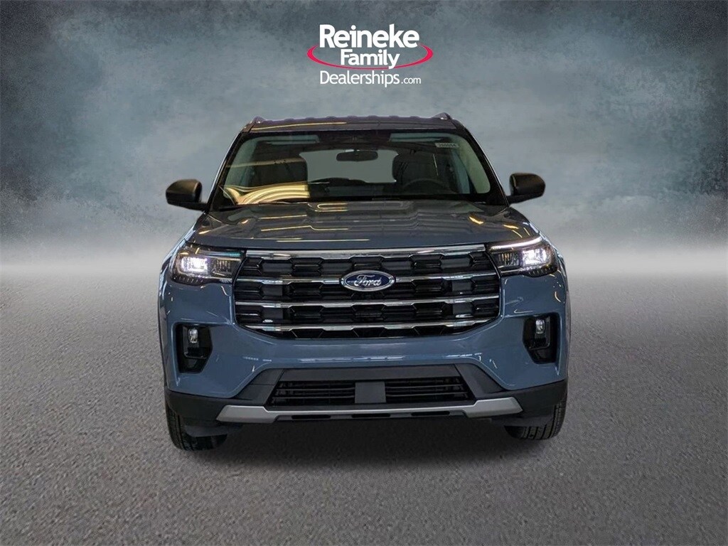 2026 Ford Explorer photo 2