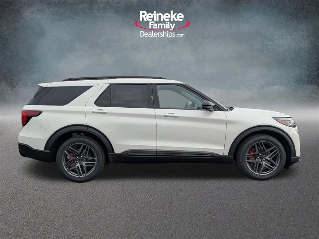 2026 Ford Explorer ST photo 4