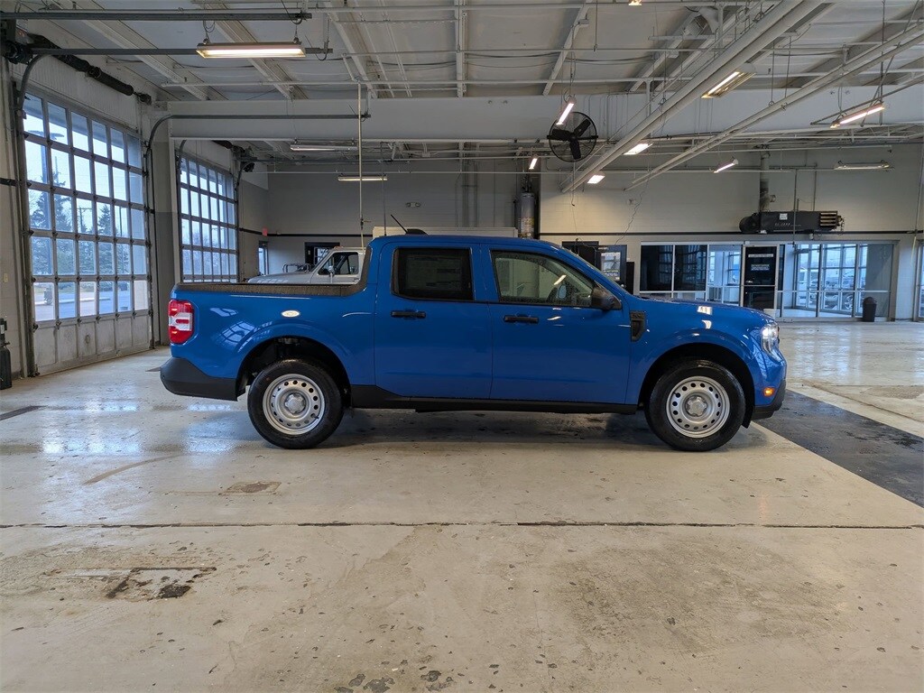 2025 Ford Maverick XL photo 2