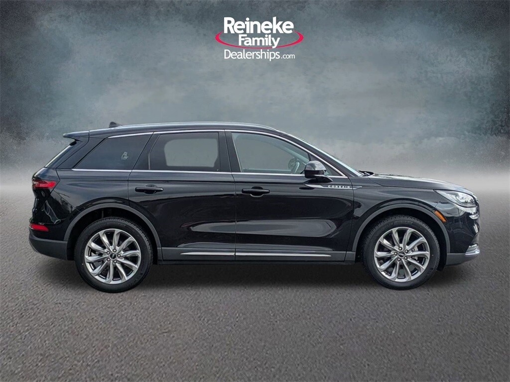 2022 Lincoln Corsair Standard photo 4