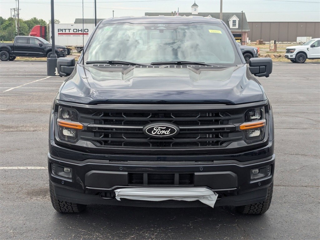 2025 Ford F-150 XLT photo 2