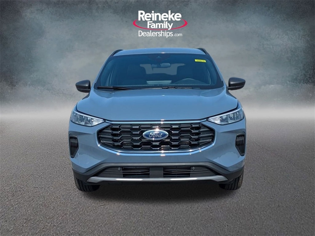 2025 Ford Escape ST-Line photo 2