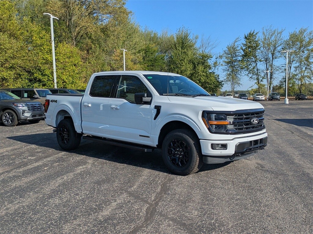 2025 Ford F-150 XLT photo 3