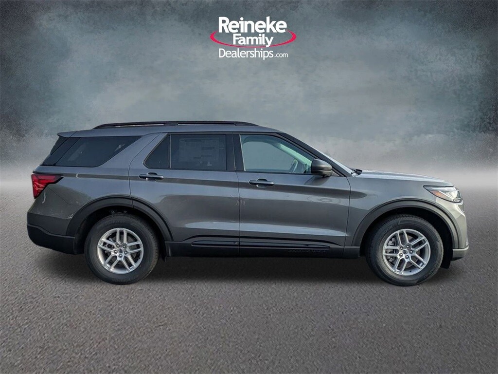 2026 Ford Explorer photo 4