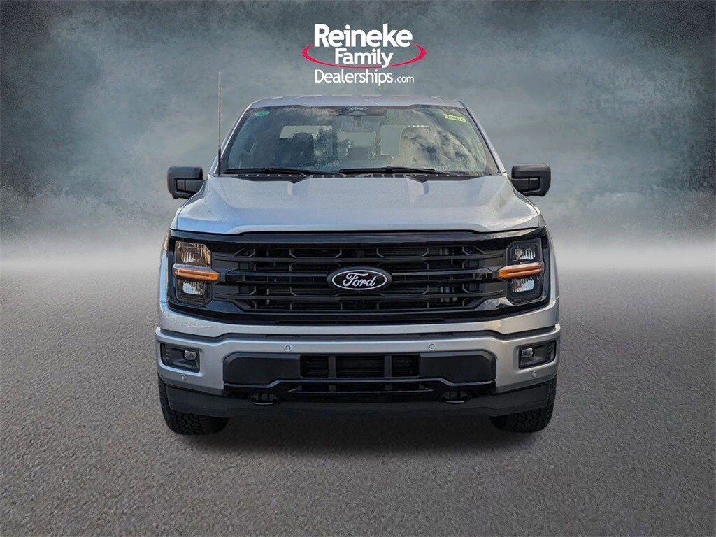 2025 Ford F-150 XLT photo 2