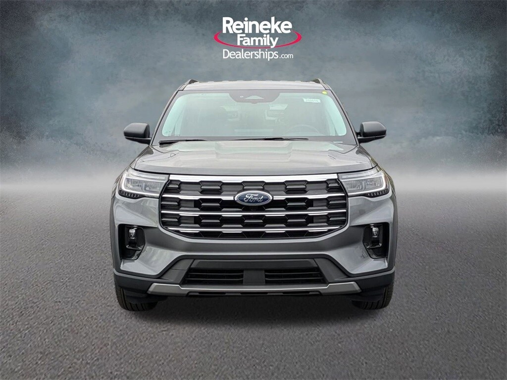 2026 Ford Explorer photo 2