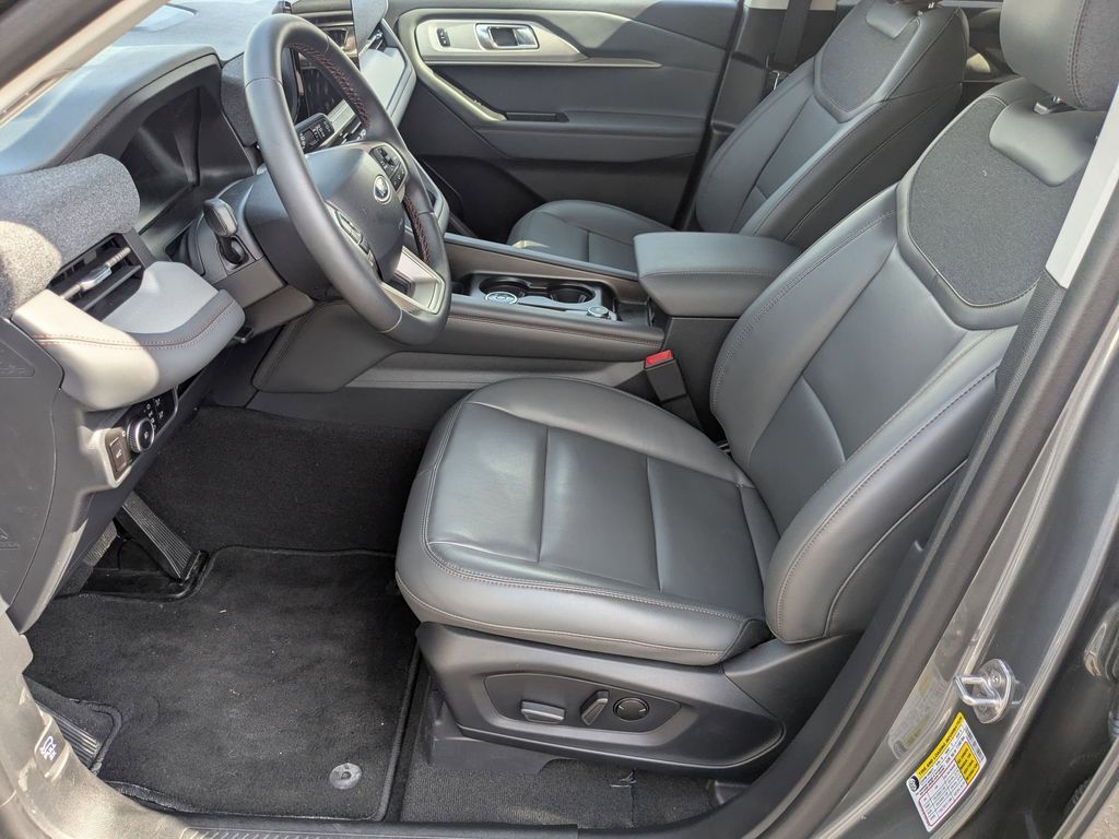 2026 Ford Explorer Active - Photo 16