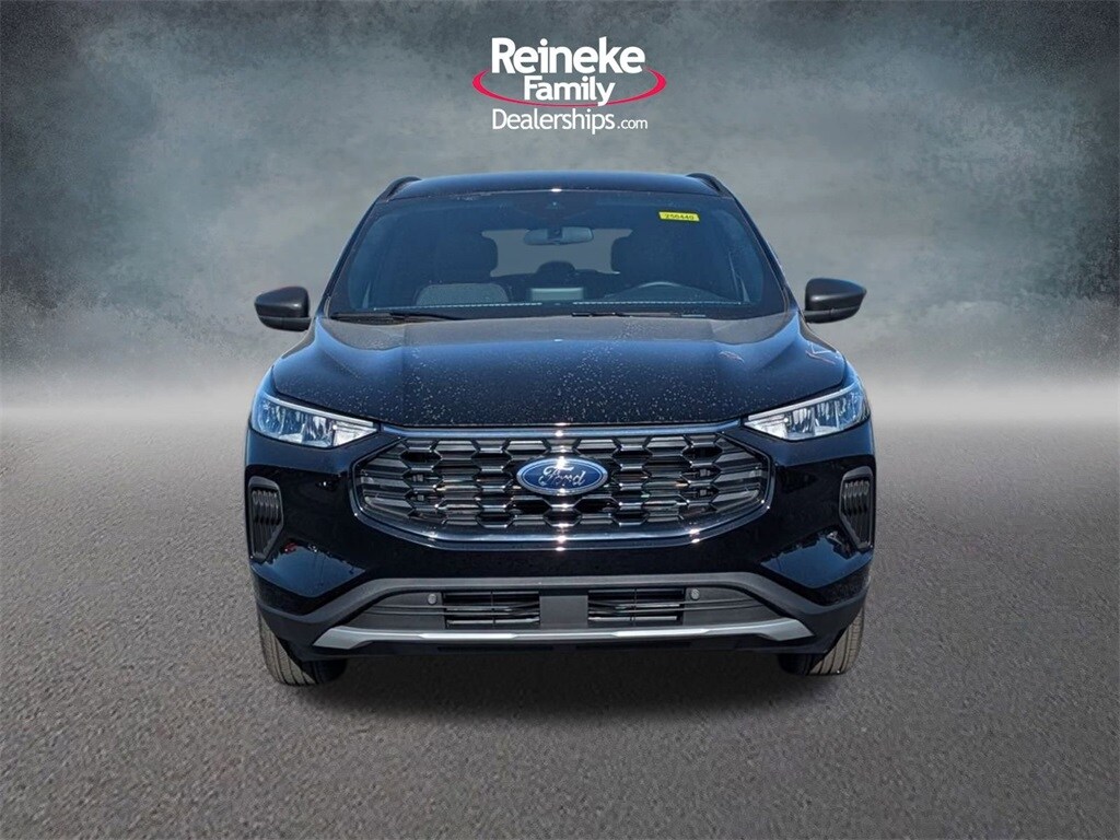 2025 Ford Escape ST-Line photo 2