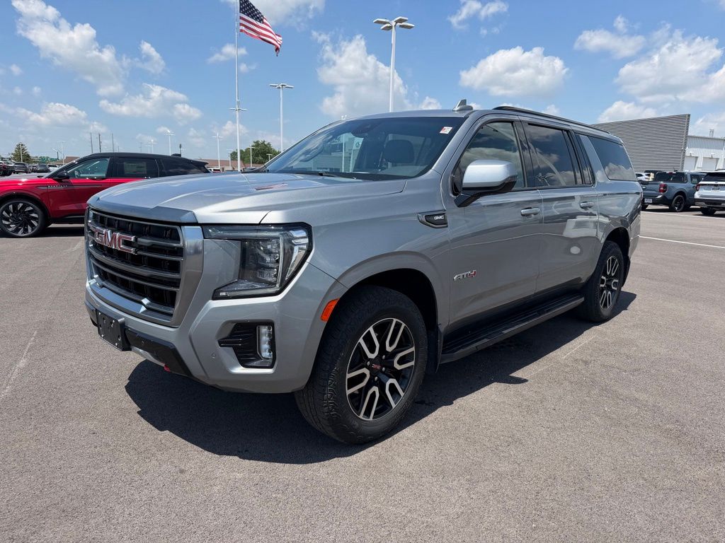 2023 GMC Yukon AT4 4X4's photo