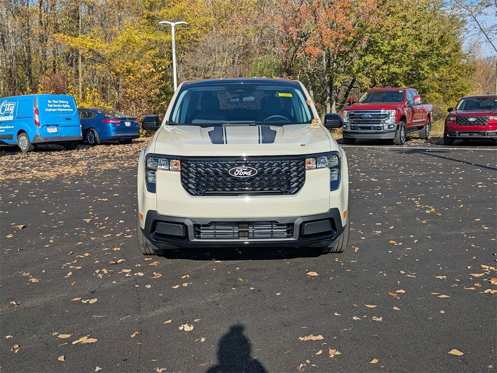 2025 Ford Maverick XLT photo 2