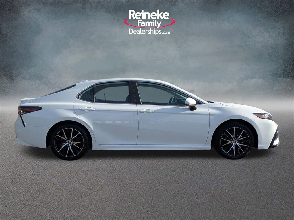 Used 2024 Toyota Camry SE Sedan