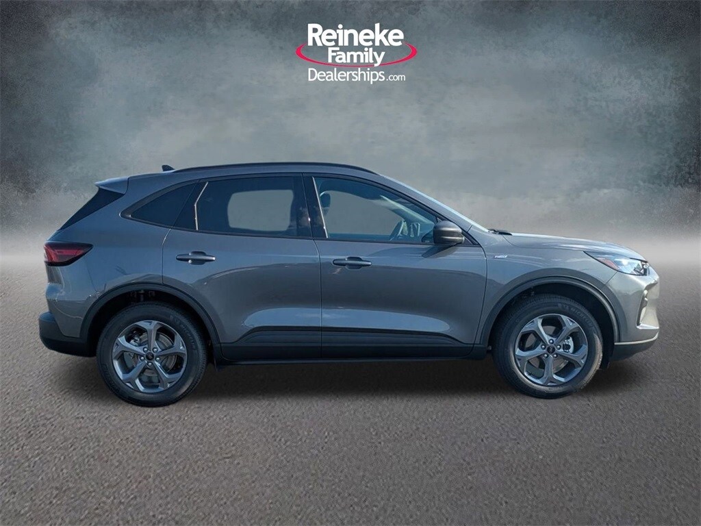 2025 Ford Escape ST-Line photo 4
