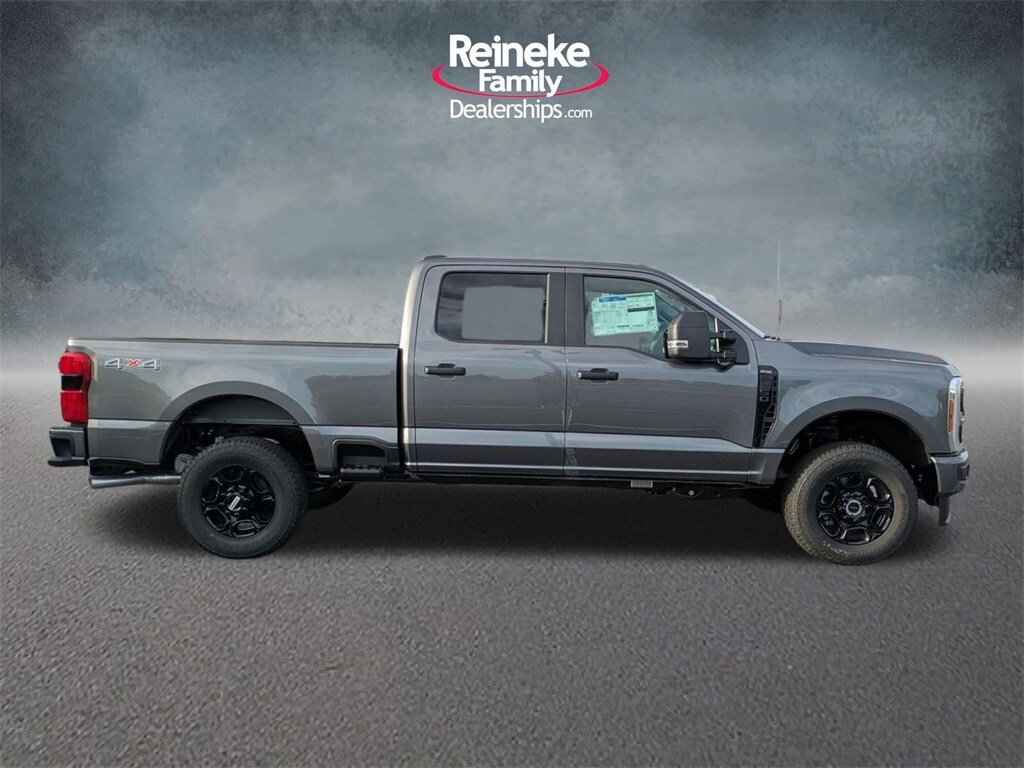 2025 Ford F-350 photo 4