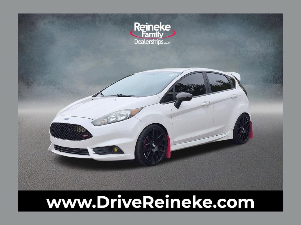 White Platinum Clearcoat Metallic 2016 Ford Fiesta Hatchback Front-Wheel Drive 6-Speed Manual