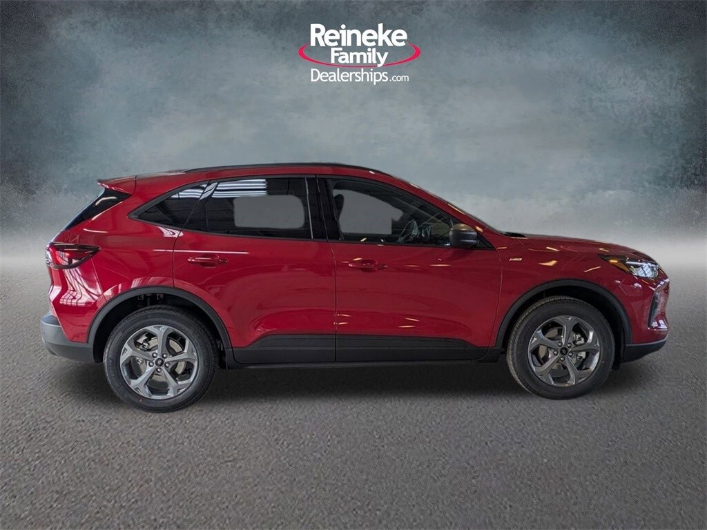 2026 Ford Escape ST-Line photo 4