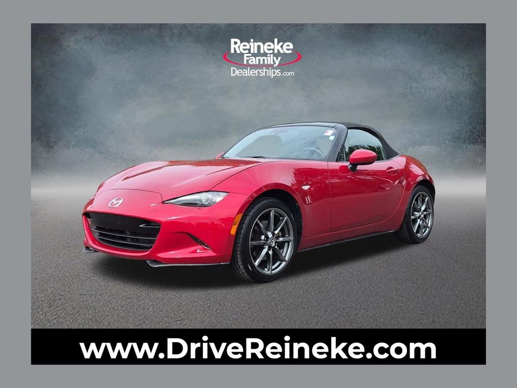 Soul Red Metallic 2016 Mazda MX-5 Miata Convertible Rear-Wheel Drive 6-Speed Manual