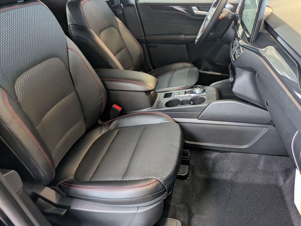 2026 Ford Escape ST-Line - Photo 19