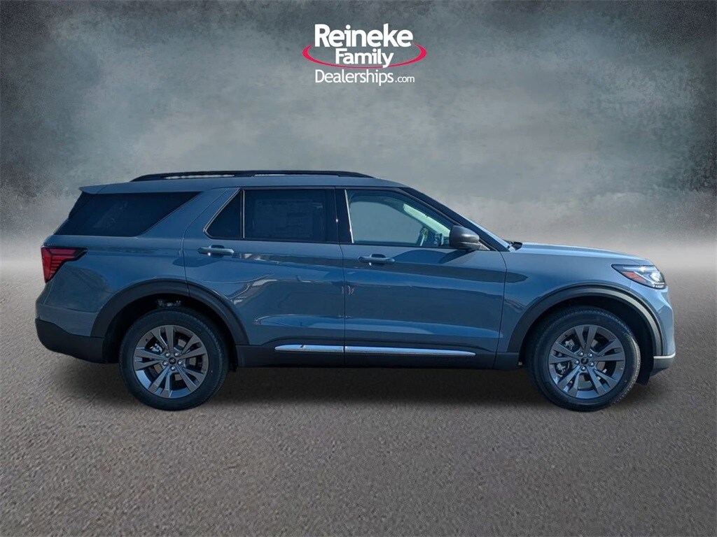 2025 Ford Explorer photo 4
