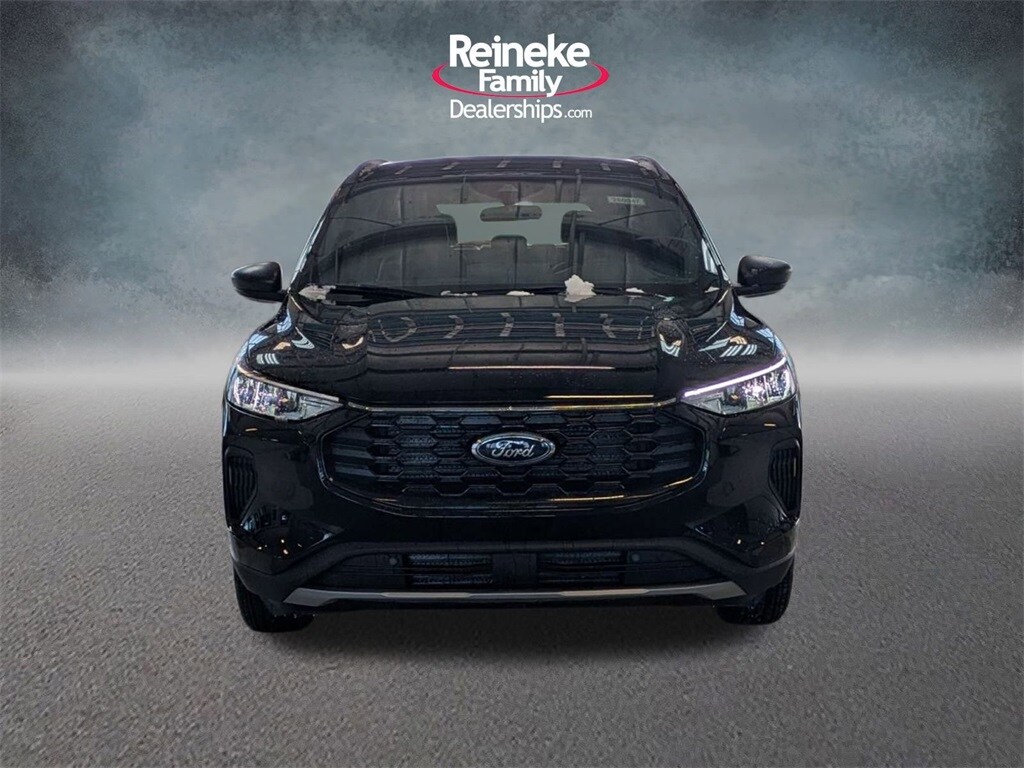 2026 Ford Escape ST-Line photo 2