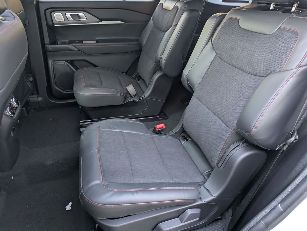 2026 Ford Explorer ST - Photo 19