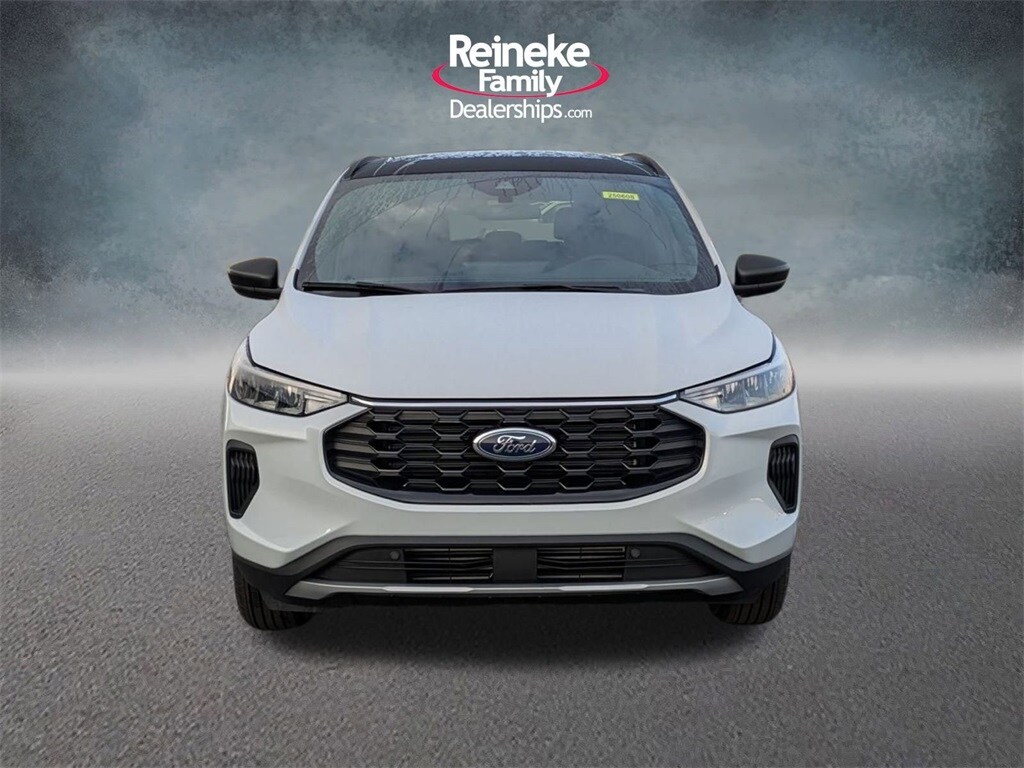 2025 Ford Escape ST-Line photo 2