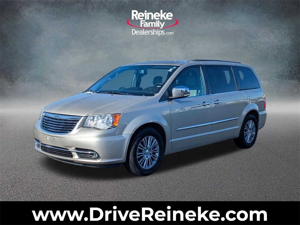 2014 Chrysler Town & Country Touring-L FWD
