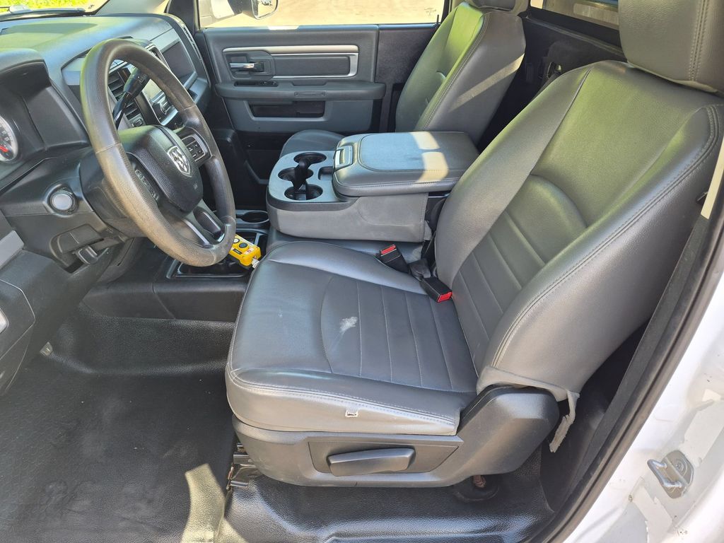 2018 RAM Ram 3500 Chassis Cab Tradesman - Photo 15