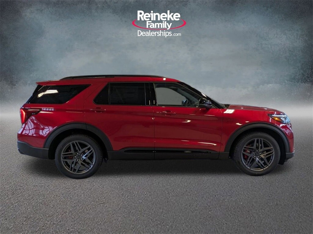 2026 Ford Explorer ST photo 4