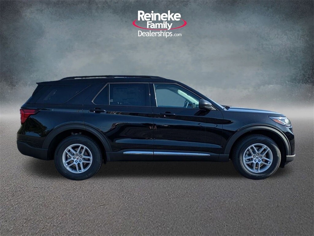 2025 Ford Explorer photo 4