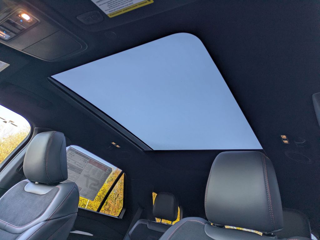 2026 Ford Explorer ST - Photo 17