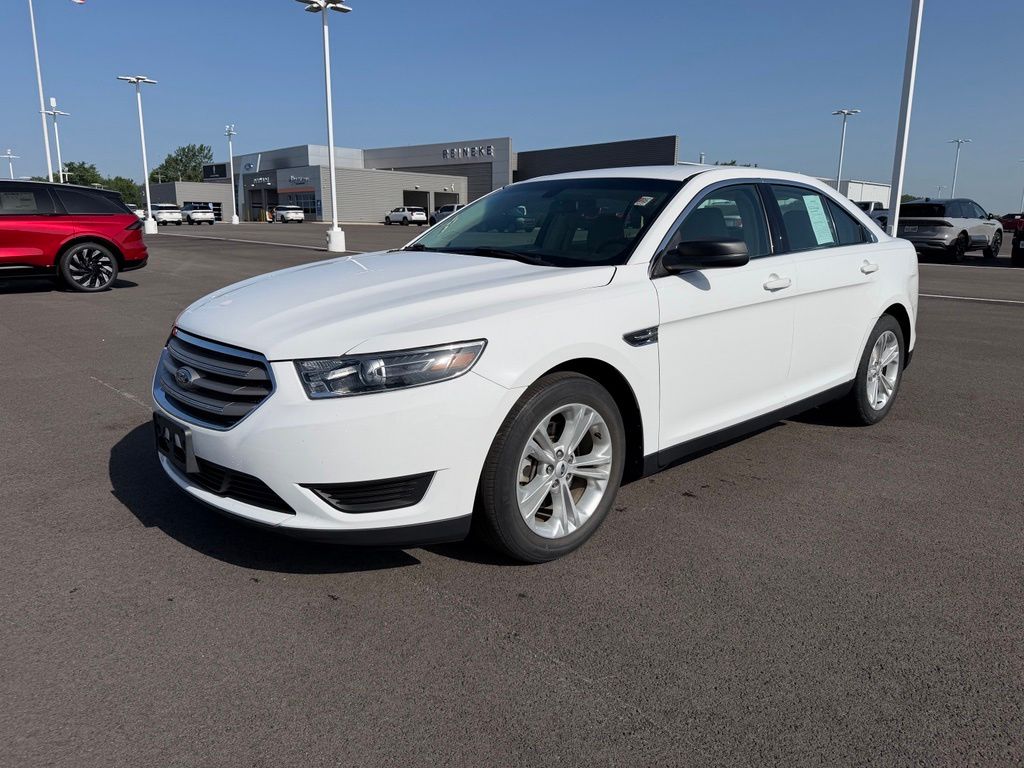 2017 Ford Taurus SE FWD's photo