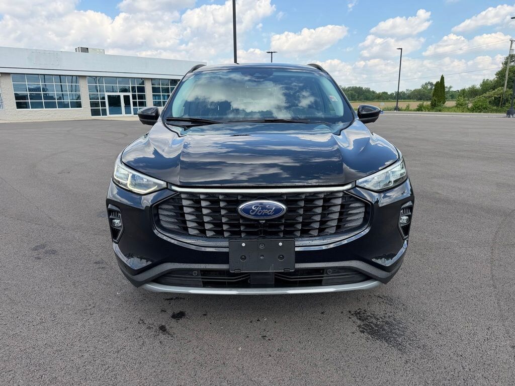Used 2023 Ford Escape Hybrid Platinum SUV