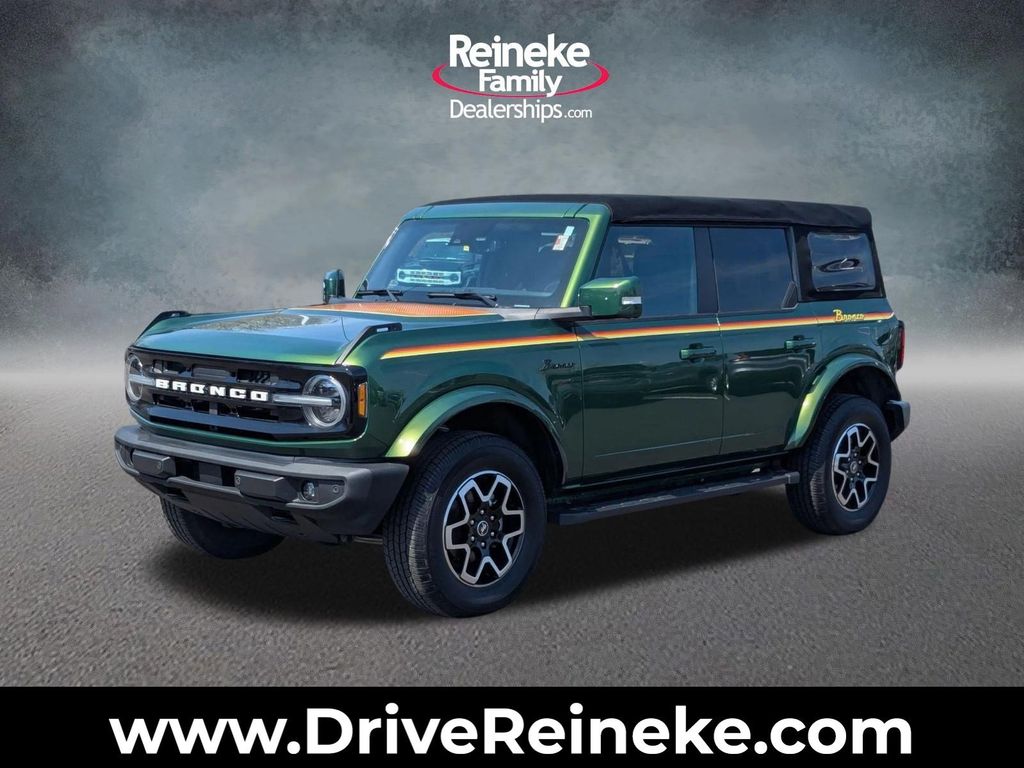 Green Metallic 2022 Ford Bronco Outer Banks Advanced 4-Door 4WD SUV / Crossover Four-Wheel Drive Automatic