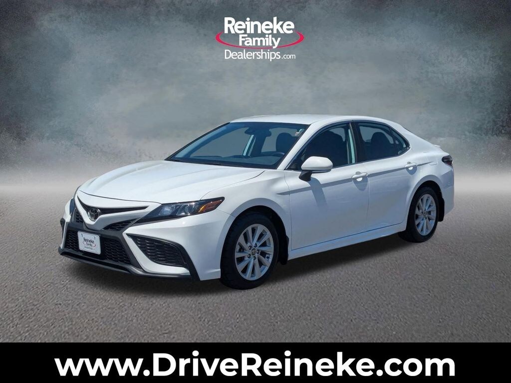 Used 2024 Toyota Camry SE Sedan