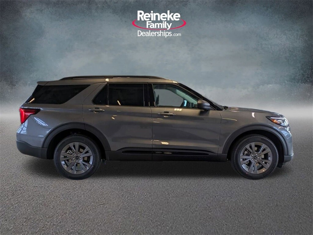 2026 Ford Explorer photo 3