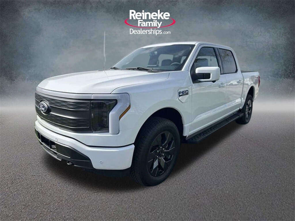 2025 Ford F-150 Lightning Lariat photo 4