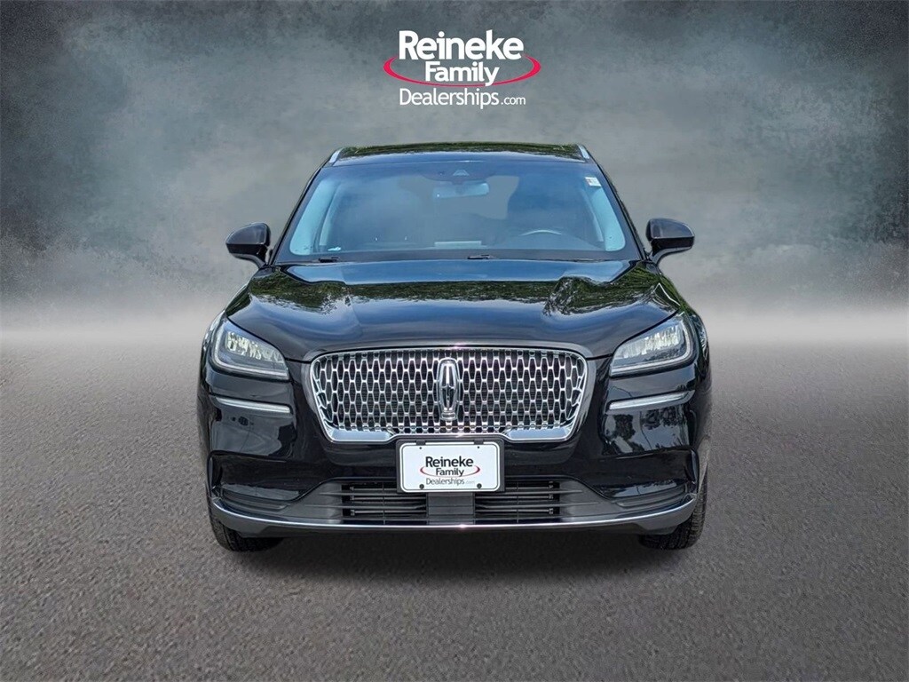 2022 Lincoln Corsair Standard photo 2