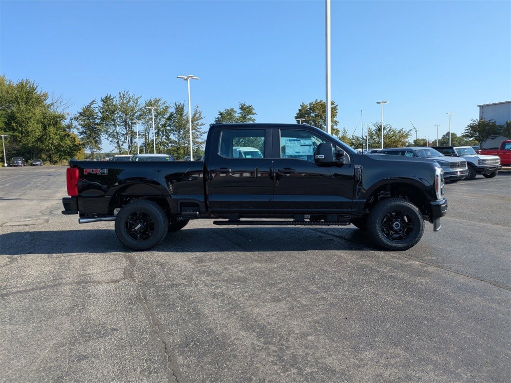 2026 Ford F-350 XL photo 4