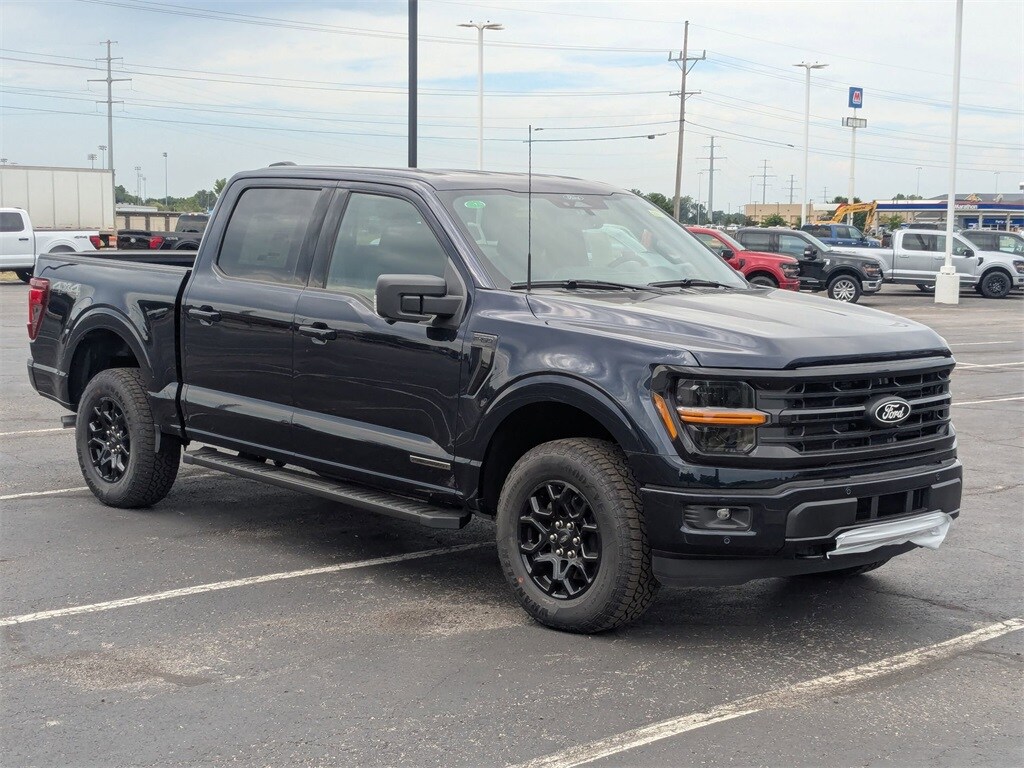 2025 Ford F-150 XLT photo 3