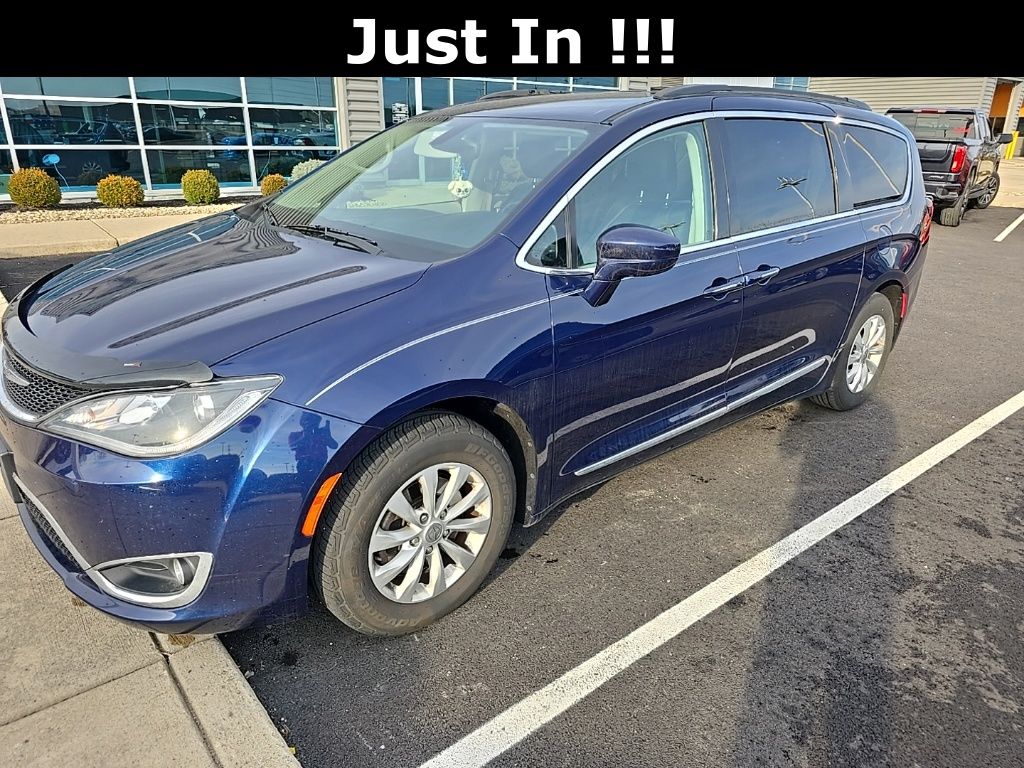2017 Chrysler Pacifica Touring L FWD