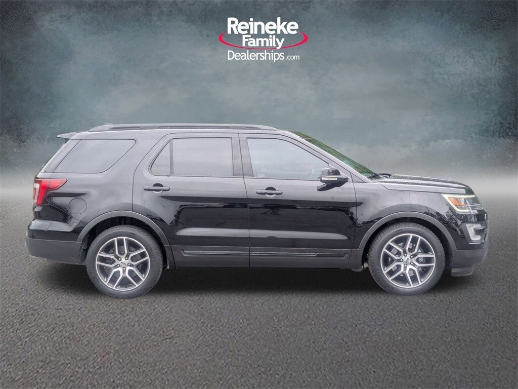 2017 Ford Explorer Sport photo 3