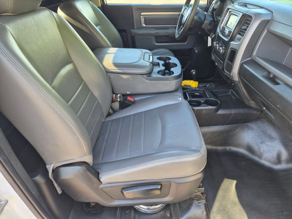 2018 RAM Ram 3500 Chassis Cab Tradesman - Photo 16