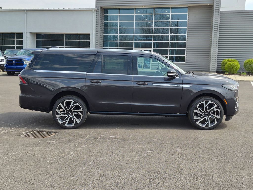 2026 Lincoln Navigator Reserve L - Photo 4