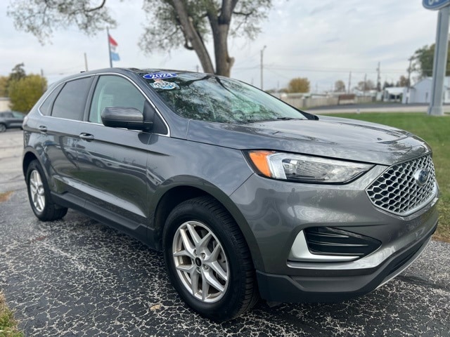 2024 Ford Edge SEL photo 2