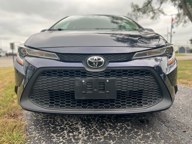 2022 Toyota Corolla LE photo 2