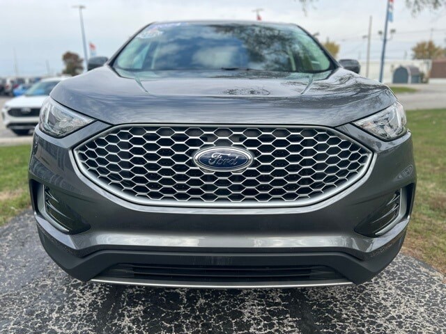2024 Ford Edge SEL photo 3