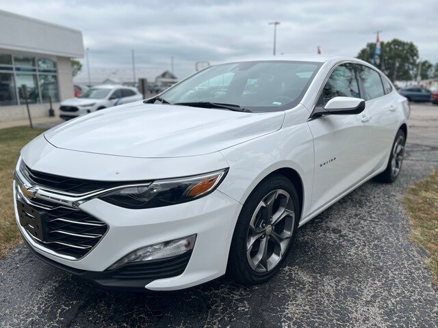 2023 Chevrolet Malibu 1LT photo 3