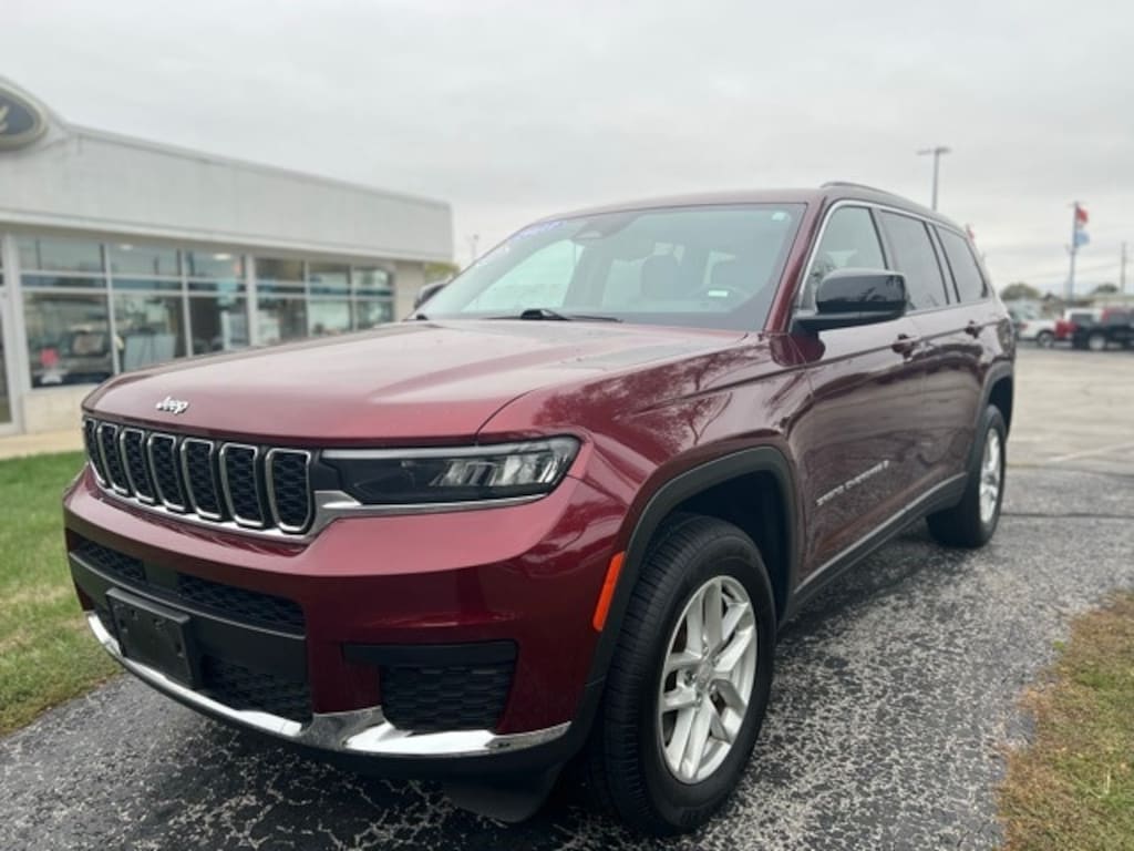 Used 2023 Jeep Grand Cherokee Laredo SUV