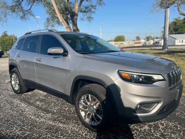 2019 Jeep Cherokee Latitude photo 2